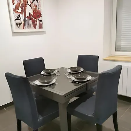 Διαμέρισμα Vip Centre Qg *